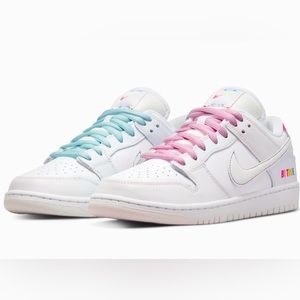 BNWOT Nike White SB Dunks “Be True” in Men’s 9 with wear-away feature 🤩